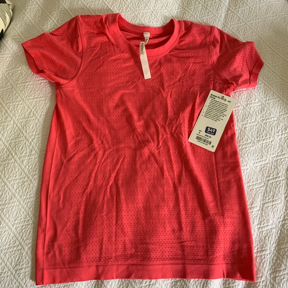 Lululemon Breeze By SS *Squad Stripe, Size 6